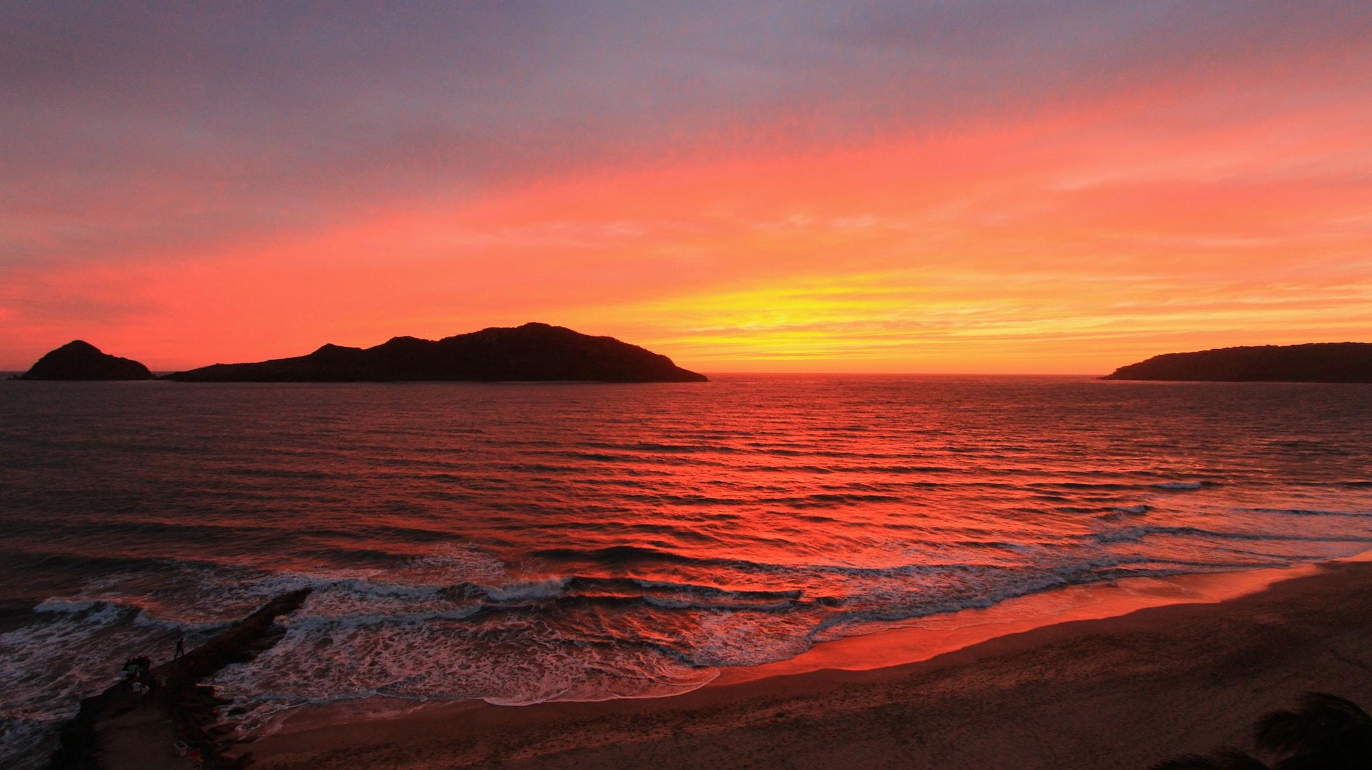 Las Flores Beach Resort Mazatlán Exteriör bild