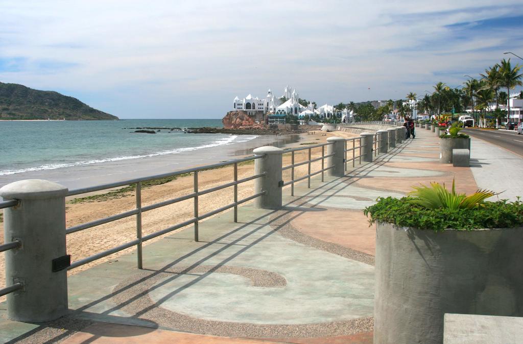 Las Flores Beach Resort Mazatlán Exteriör bild
