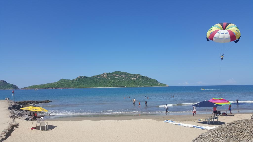 Las Flores Beach Resort Mazatlán Exteriör bild